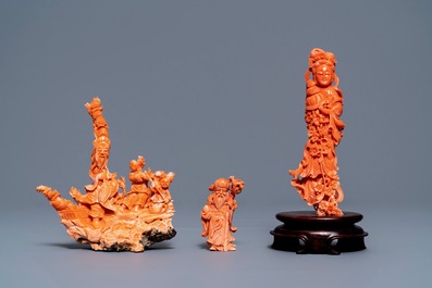 Trois pi&egrave;ces en corail rouge sculpt&eacute;, Chine, 19/20&egrave;me
